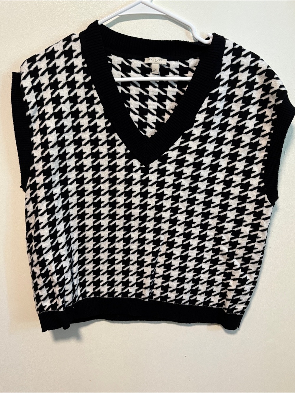 Talbots Black & White Houndstooth V-Neck Sweater Vest